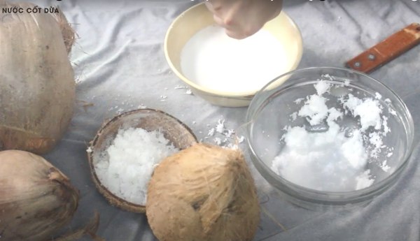 cách vắt nước cốt dừa từ dừa nạo